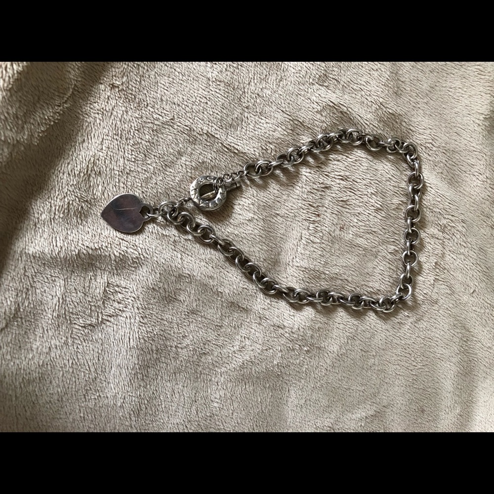 Return to Tiffany’s toggle necklace